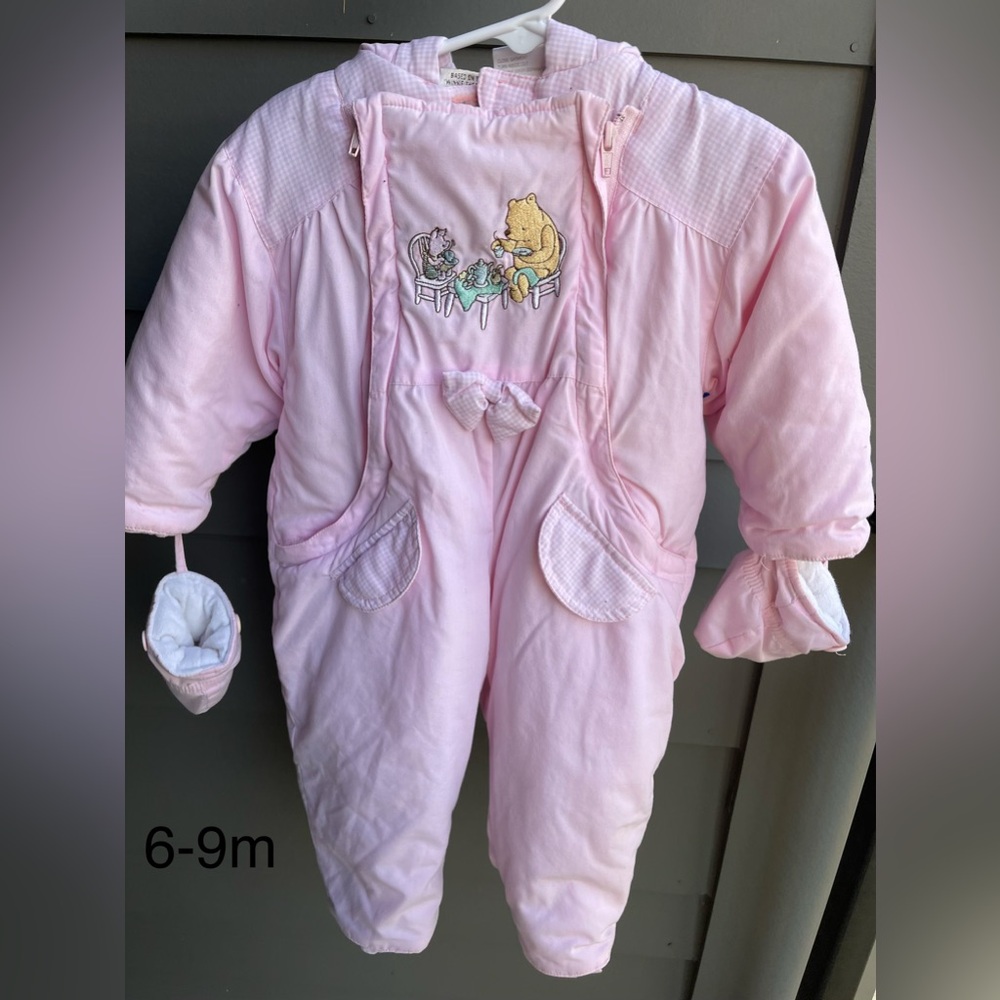 Vintage Classic Pooh snow puffer w/bows